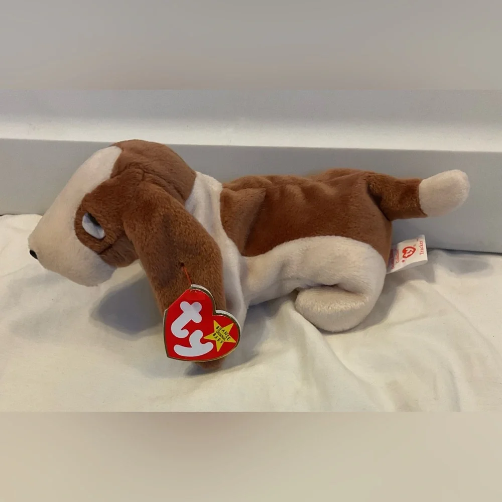 Ty Tracker the Basset Hound beanie baby dog